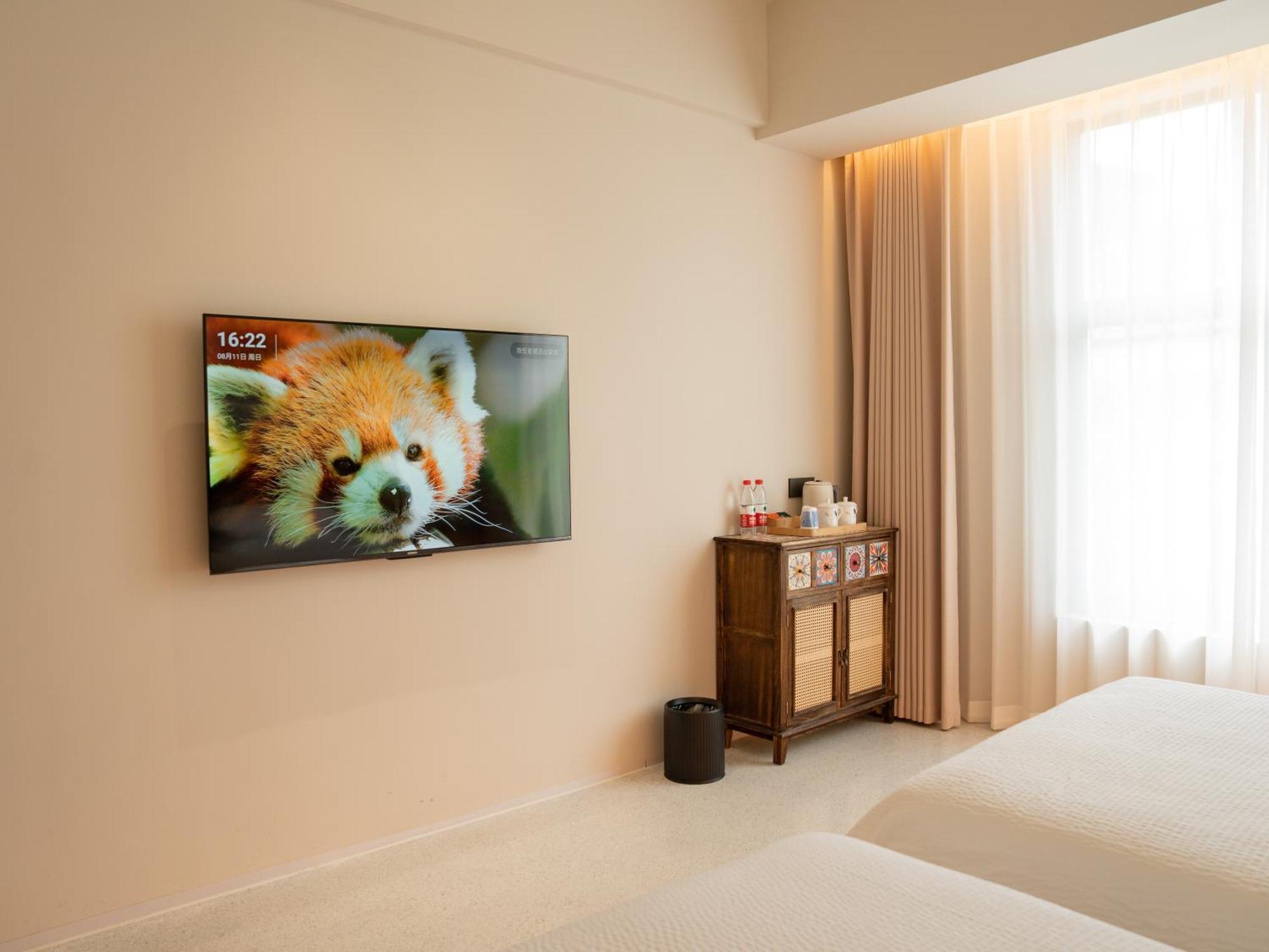 Patio Spring Holiday Inn -- Free Round Trip Pick-Up Service --Panoramic View Of Tianmen Mount Zhangjiajie Exterior photo